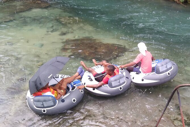 Blue Hole and River Tubing Combo from Ocho Rios - Guides and group size: how the small details shape your day