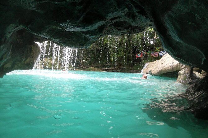 Blue Hole & Jamaica Sightseen Tour Included Transportation - Key things I’d watch for