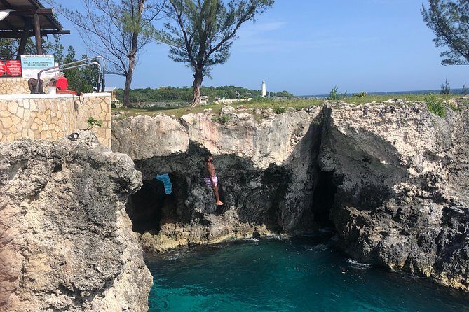 Blue Hole Mineral Springs, Rick's Café, and Shopping Combo Tour - Key Points You’ll Care About