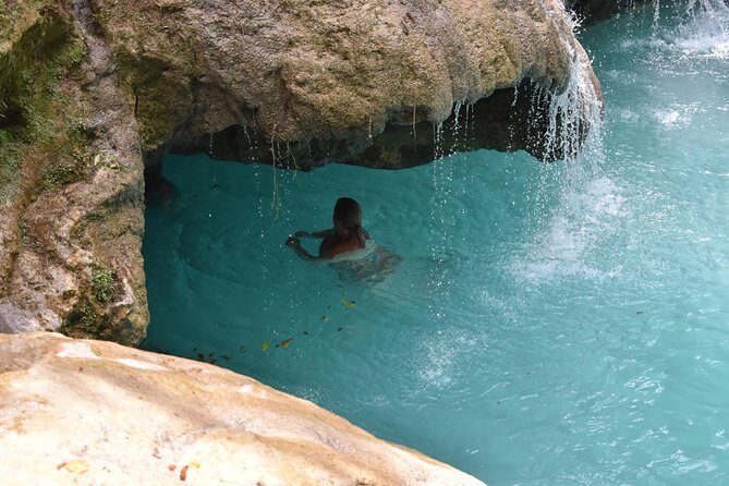 Blue Hole & Secret Falls Day Trip plus Shopping from Runaway Bay - Logistics that can make or break your day