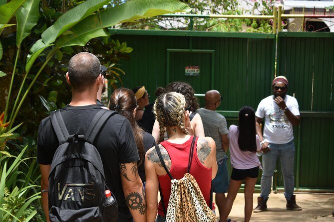 Bob Marley's Nine Mile Admission and Guided Tour from Montego Bay - Columbus Park: a short stretch and a quick history hit