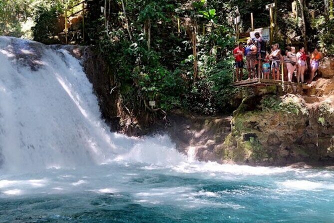 Cool Blue Hole from Ocho Rios - Lunch and the Picnic Table Reality
