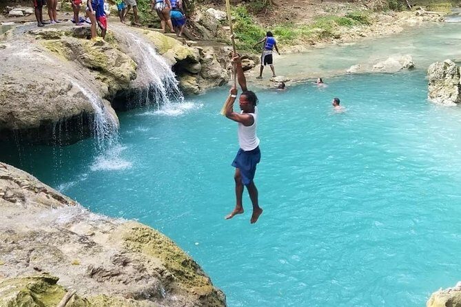 Cool Blue Hole from Ocho Rios - Your Guides and How They Change the Day