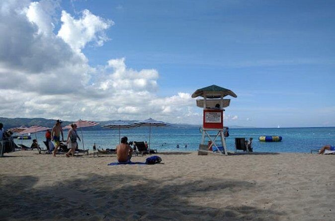 Doctor's Cave Beach, Jimmy Buffett 's Margaritaville and Shopping - Doctor’s Cave Beach: Turquoise Water, Near-White Sand, and Costs to Plan For