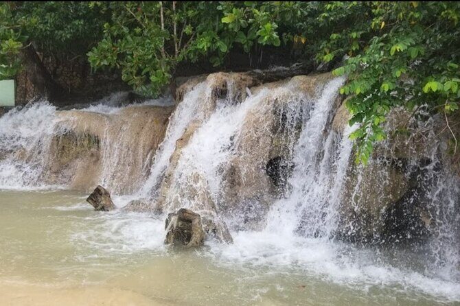 Dunn's River Falls - Timing, weather, and keeping the day comfortable