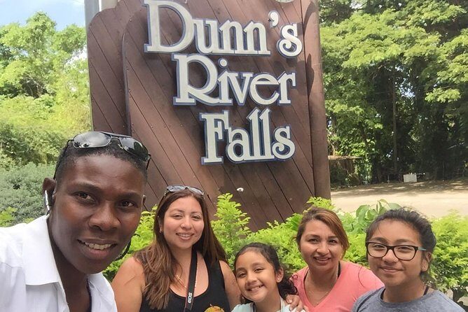 Dunn's River Falls and Jamaica Sightseeing Private Tour - Getting picked up right: the value of the air-conditioned van