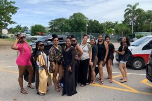 EXCLUSIVE AIRPORT / CRUISE PORT TRANSFER 1-4 Pax - Price and value: $70.50 per person for a short, private ride