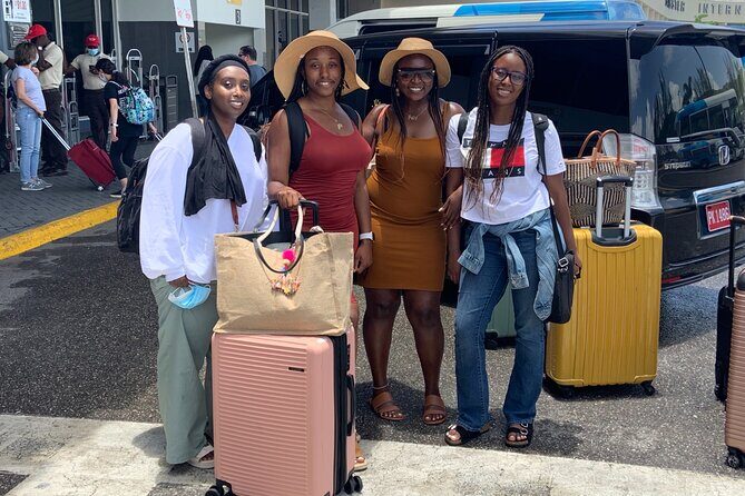 EXCLUSIVE AIRPORT / CRUISE PORT TRANSFER 1-4 Pax - Doctor’s Cave Beach area, shops, and the craft market feel