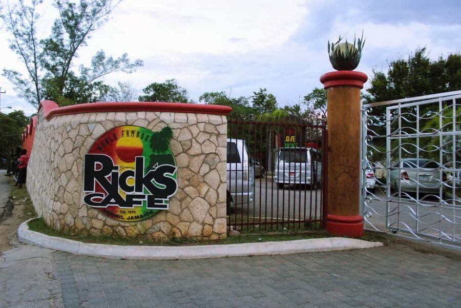 From Falmouth/Ocho Rios: Negril Beach and Catamaran Cruise - Catamaran cruise: open bar, live music, and the sea part