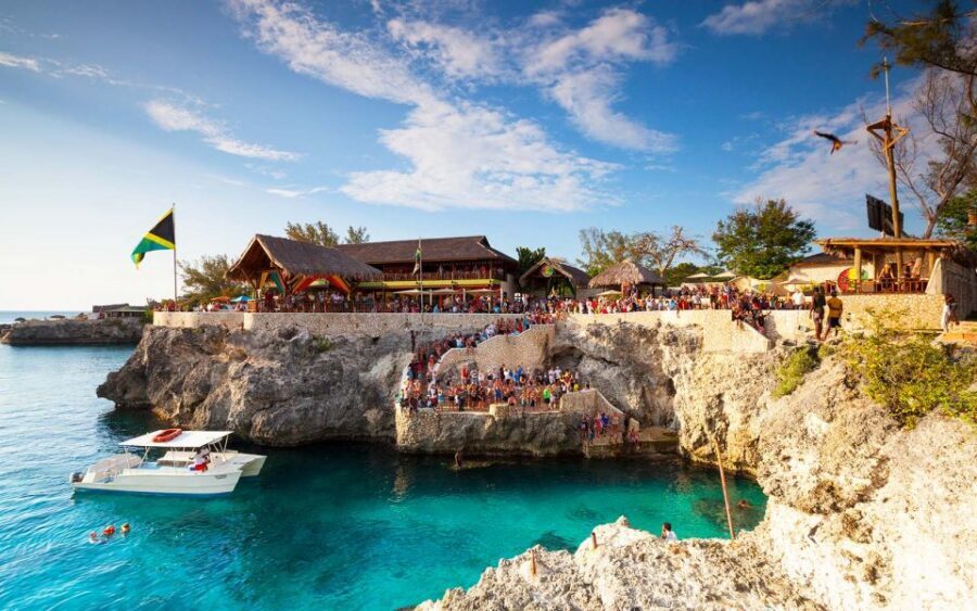 From Montego Bay: Negril Beach & Rick's Cafe Sunset Day Trip - Who this day trip is best for