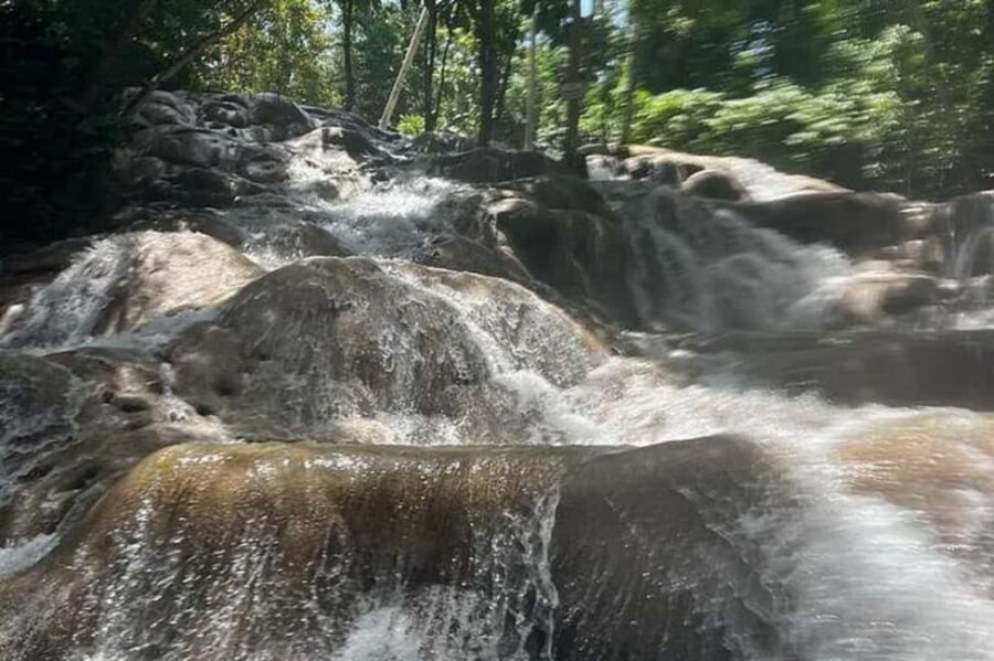 From Ocho Rios: Blue Hole & Dunn's River Falls Tour - Comfort, safety, and what to pack (so you enjoy it instead of worry)