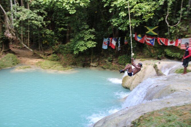 Full-Day Tour of Blue Hole and Dunn's River Falls, Including Fees - Getting There in Comfort: AC Ride, Private Pickup, and Real Timing