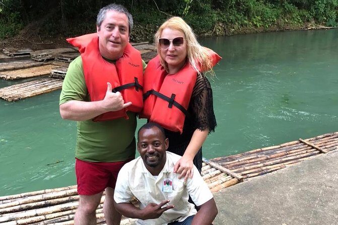 Jamaica Bamboo Rafting Tour Limestone Foot Massage - Pickup in Montego Bay: AC comfort and clear handoffs