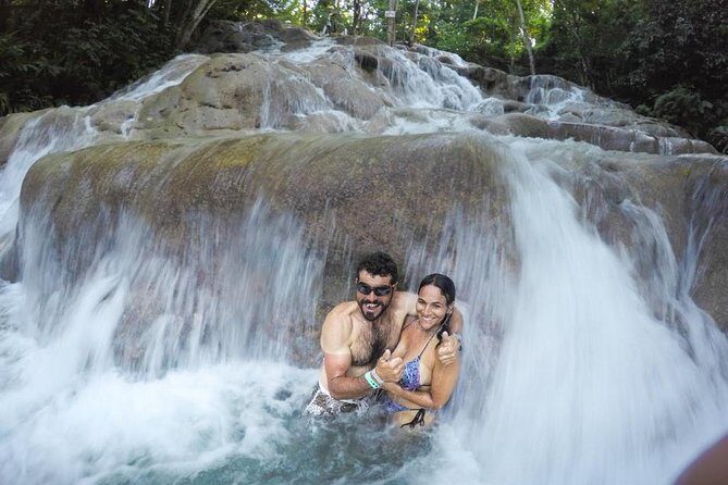 Jamaica Combo Tour: Dunn's River Falls and Bob Marley’s Nine Mile - Lunch at Mongoose Restaurant & Lounge: fueling up without overthinking it