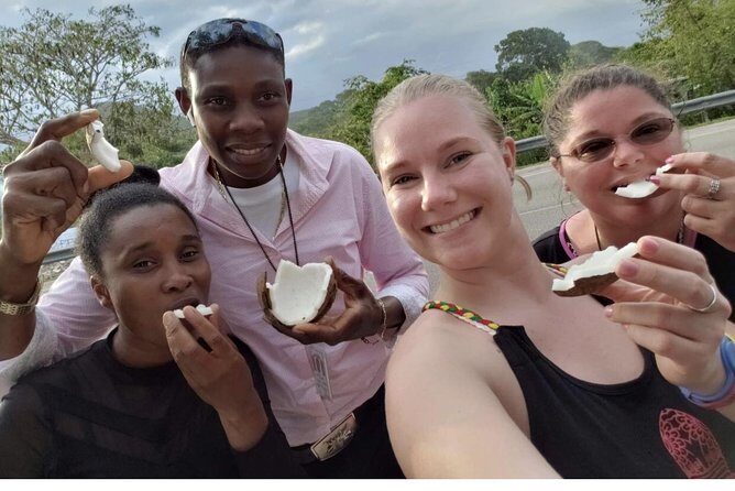 Jamaica Martha Brae River Rafting/Dunn’s River Falls Private Tour - Lunch and shopping: how to use the flexibility well