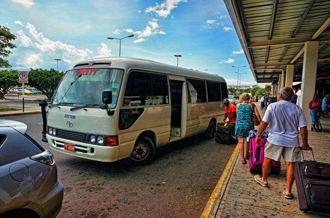 Montego Bay Airport Transfers to Negril Hotels - What Can Go Wrong: The Pickup Timing Reality