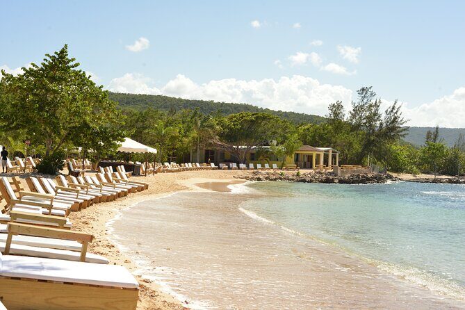 Montego Bay: Bamboo Beach Club with Lunch and Cocktails - House drinks and cocktails: what’s included and how strong it is