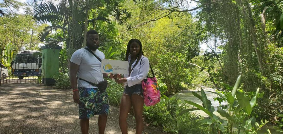 Montego Bay: Bamboo Raft Cruise on the Great River - Raft “shops,” music, and the fun side of the ride