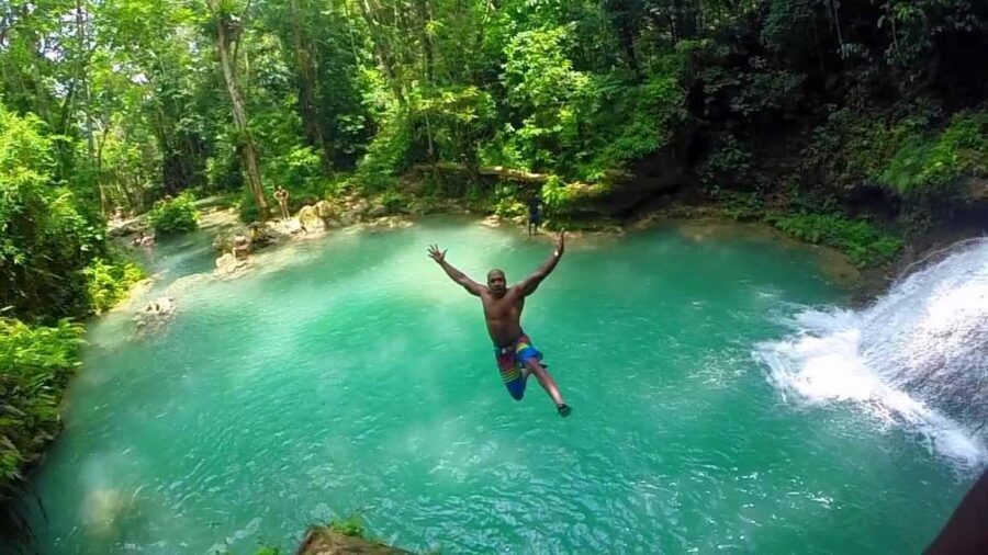 Montego Bay: Blue Hole, Dunn’s River, and Beach Club Trip - Blue Hole: The Swim Stop That Sets the Tone