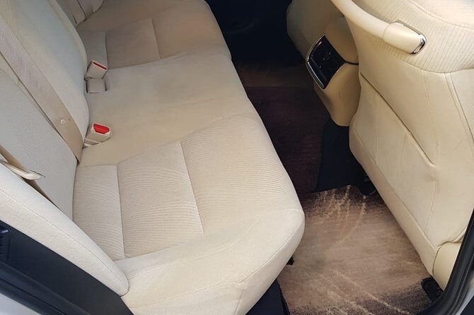 Ocho Rios Airport Transfer - Stops for food and souvenirs: possible, but plan your own budget