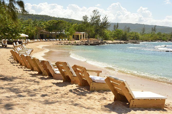 Ocho Rios: Bamboo Beach Club with Specialty Lunch & Cocktails - Getting there: pickup zones and the cruise-ship catch