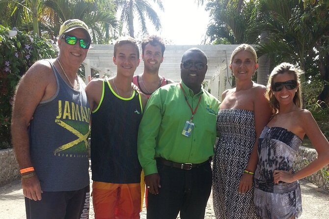 Ocho Rios Hotels Private Transfer - Meeting at Montego Bay Airport: No Guesswork Pickup