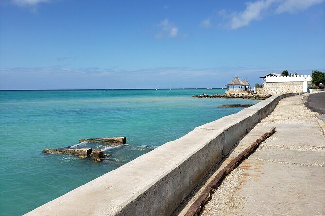 Private and Customized Montego Bay City Tour - Stop 1: St James Parish Church and the Calm of an 18th-Century Anglican Spot