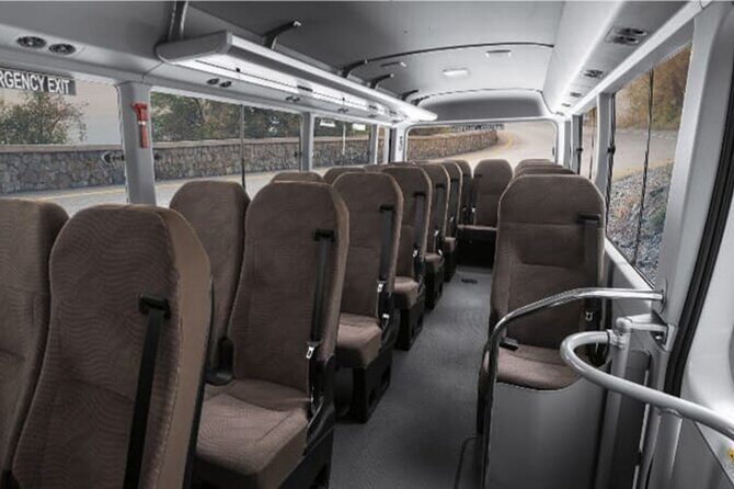 Private Montego Bay Airport Transfer to Montego Bay Hotels - Photo Stops, Shopping, and Quick Breaks (At Your Expense)