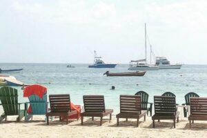 [PRIVATE] Negril Sightseeing Tour with RickS Cafe Cliff Diving - Stop 2: Rutland Point Craft Centre and how to shop smarter