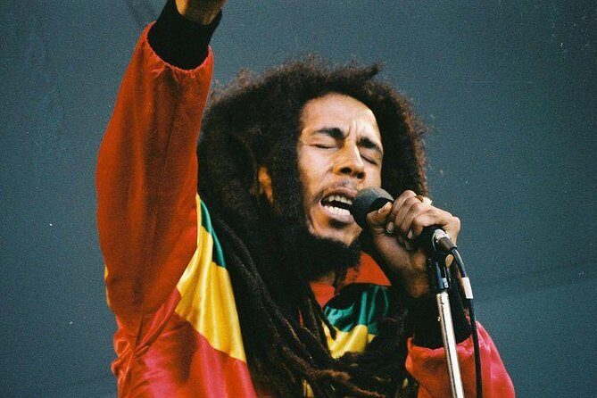 Private Tour Ocho Rios or Runaway Bay To 9 Mile Bob Marley Birth & Resting Place - Nine Mile arrival: the bar area and music time