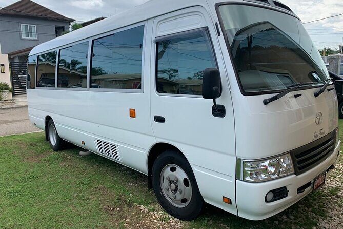 Private Transfer from Montego Bay Airport to Montego Bay Hotels - Finding Your Driver at Arrivals Without the Stress