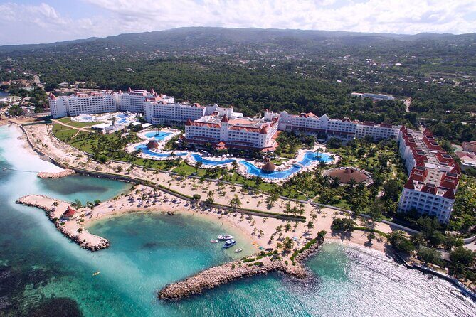 Private Transfers from Montego Bay Airport to Runaway Bay Hotels - Family-Friendly Details That Make Transfers Feel Less Stressful