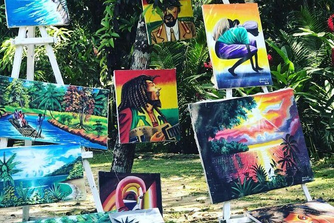 [PRIVATE]Dunn's River & Martha Brae Rafting - Entrance & Lunch - How the Guides Make This Tour Feel Premium