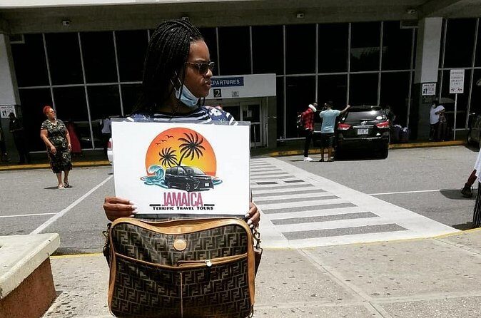 Riu Reggae/Riu Montego Bay/Riu Palace Private Airport Transfer - Drinks on Arrival: Free Water and the Beer Question