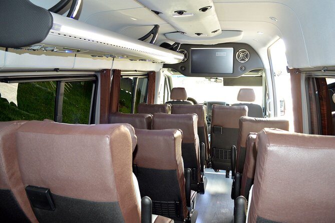 Transportation Services From Sangster Airport From/To Negril Hotels - How the Pickup at Sangster Airport Usually Plays Out